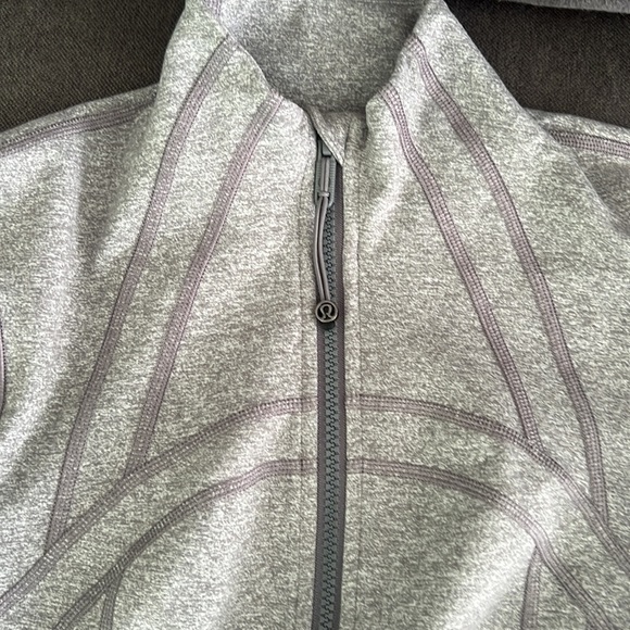 Lululemon Heather Grey zip up jacket size 4 - Picture 2 of 9